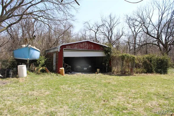 $225,000 | 877 East Airline Drive, East Alton, IL 62024