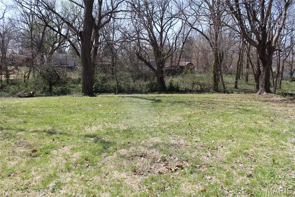 $225,000 | 877 East Airline Drive, East Alton, IL 62024