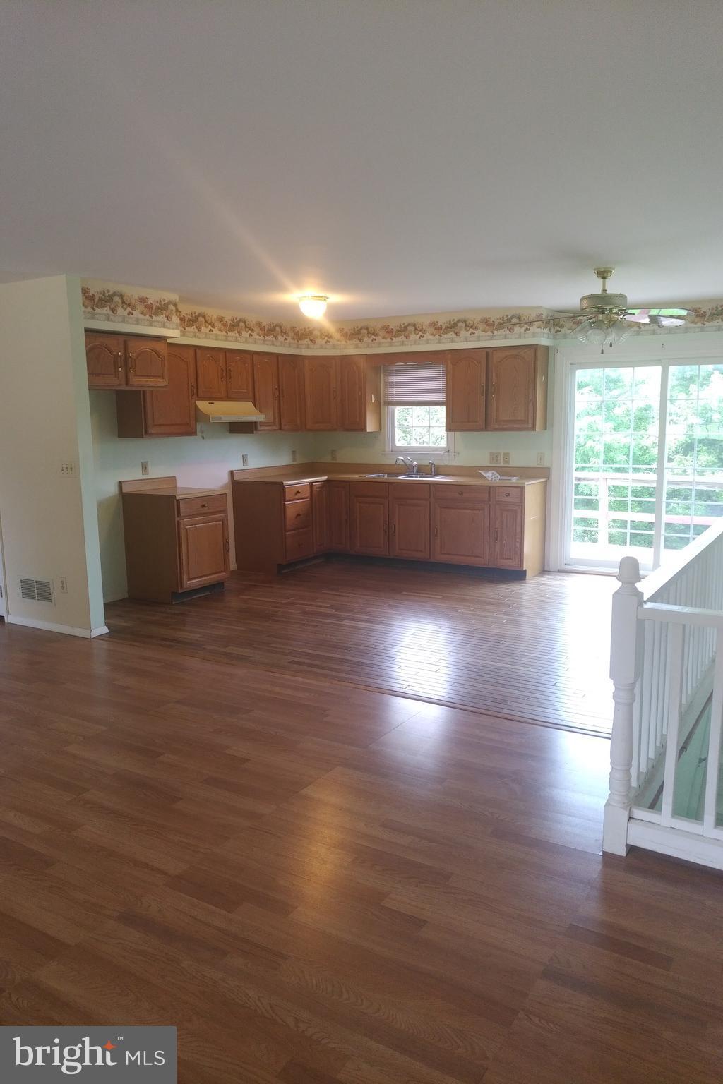 2810 Cedarhurst Road Finksburg, MD 21048 - Photo 3 of 12 Living Room