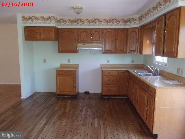 2810 Cedarhurst Road Finksburg, MD 21048 - Photo 4 of 12 Kitchen