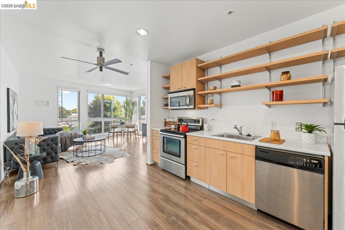 1201 Pine Street, Unit 365 Oakland, CA 94607 - Photo 4 of 33