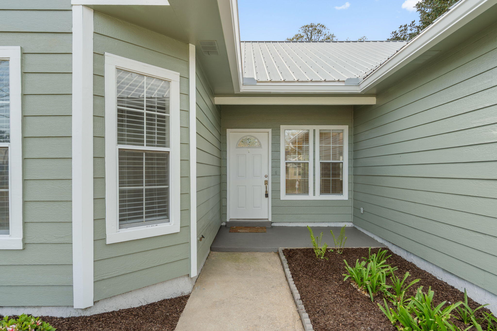 2253 Fulva Drive Navarre, FL 32566 - Photo 2 of 24