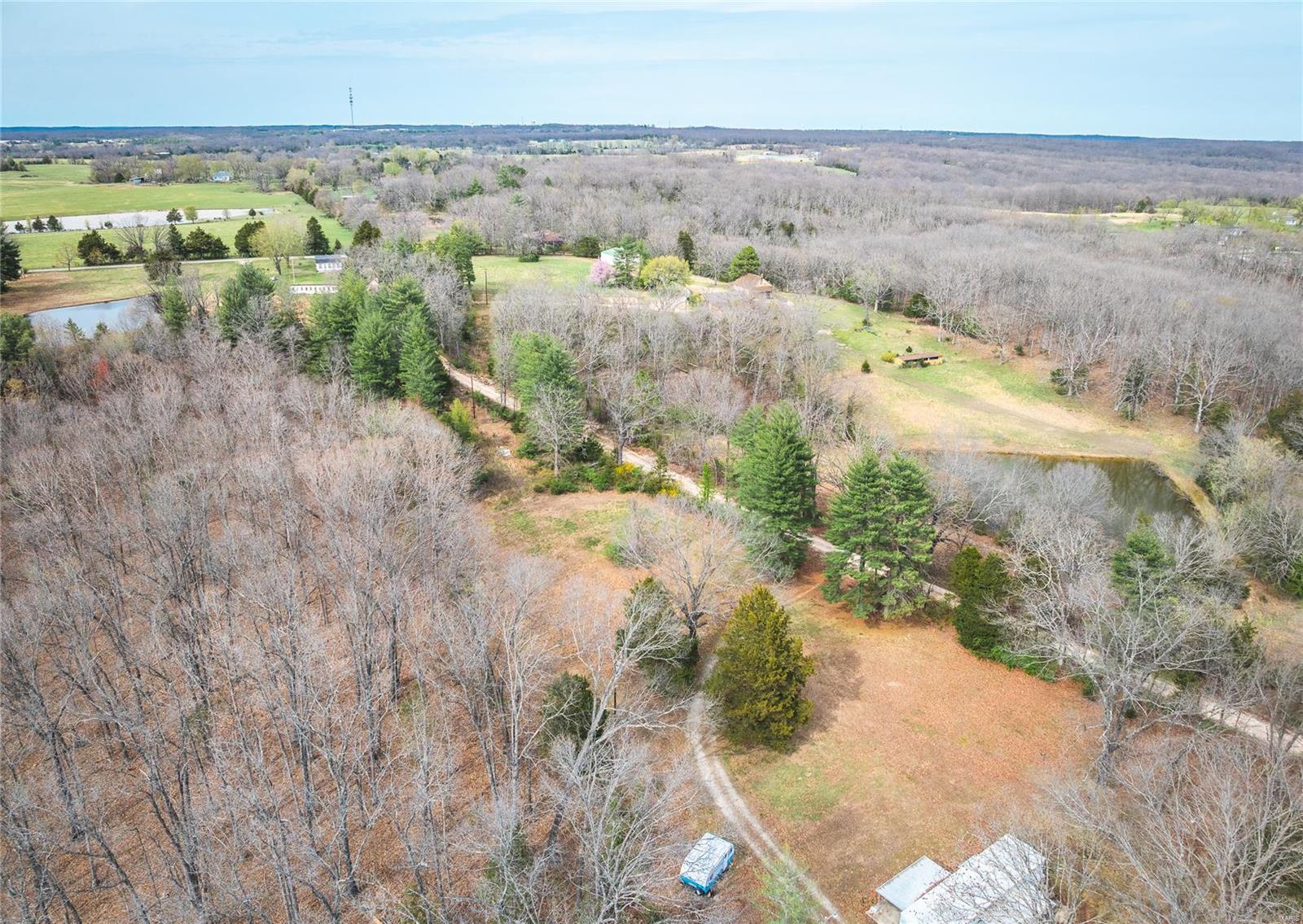 590 Plum Tree Road Bourbon, MO 65441 - Photo 2 of 21