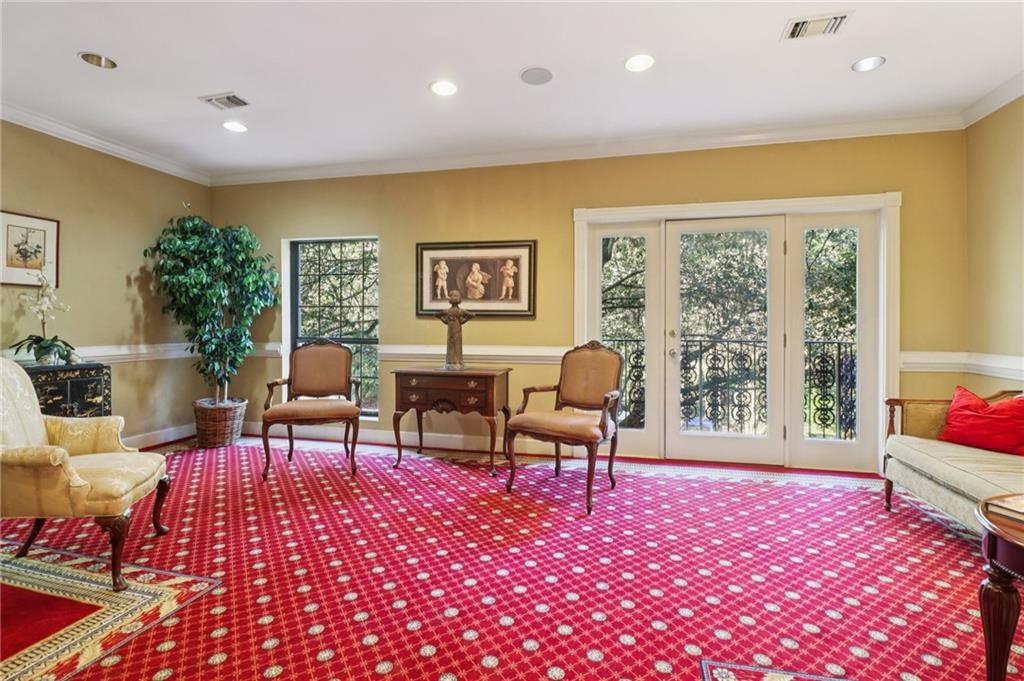 3071 Lenox Road Northeast, Unit 8 Atlanta, GA 30324 - Photo 44 of 50 a living room with furniture