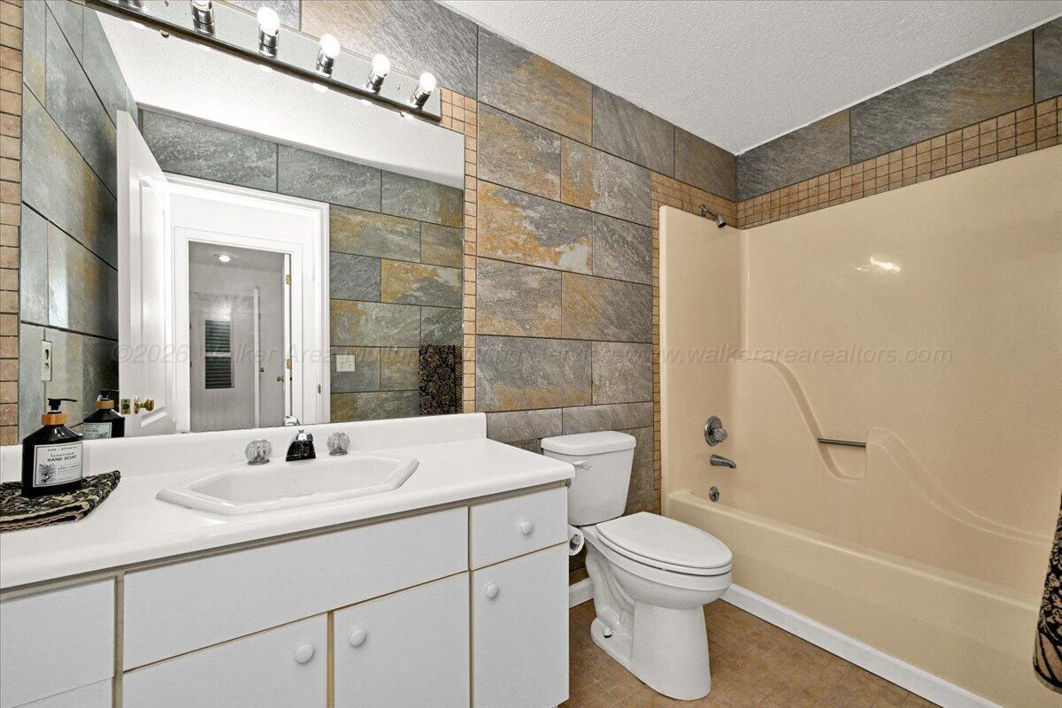 1514 Northwest Ausley Road Hartselle, AL 35640 - Photo 20 of 46 Gallery Image 20