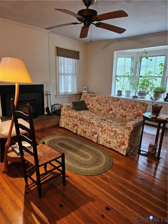 12262 Welling Hall Road Doswell, VA 23047 - Photo 7 of 42 a living room with a bed furniture and a window