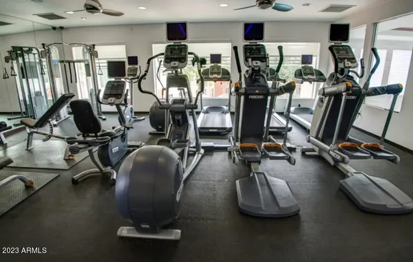 $1,447 | 28575 North Black Cyn Highway, Unit 1S, Phoenix, AZ 85085