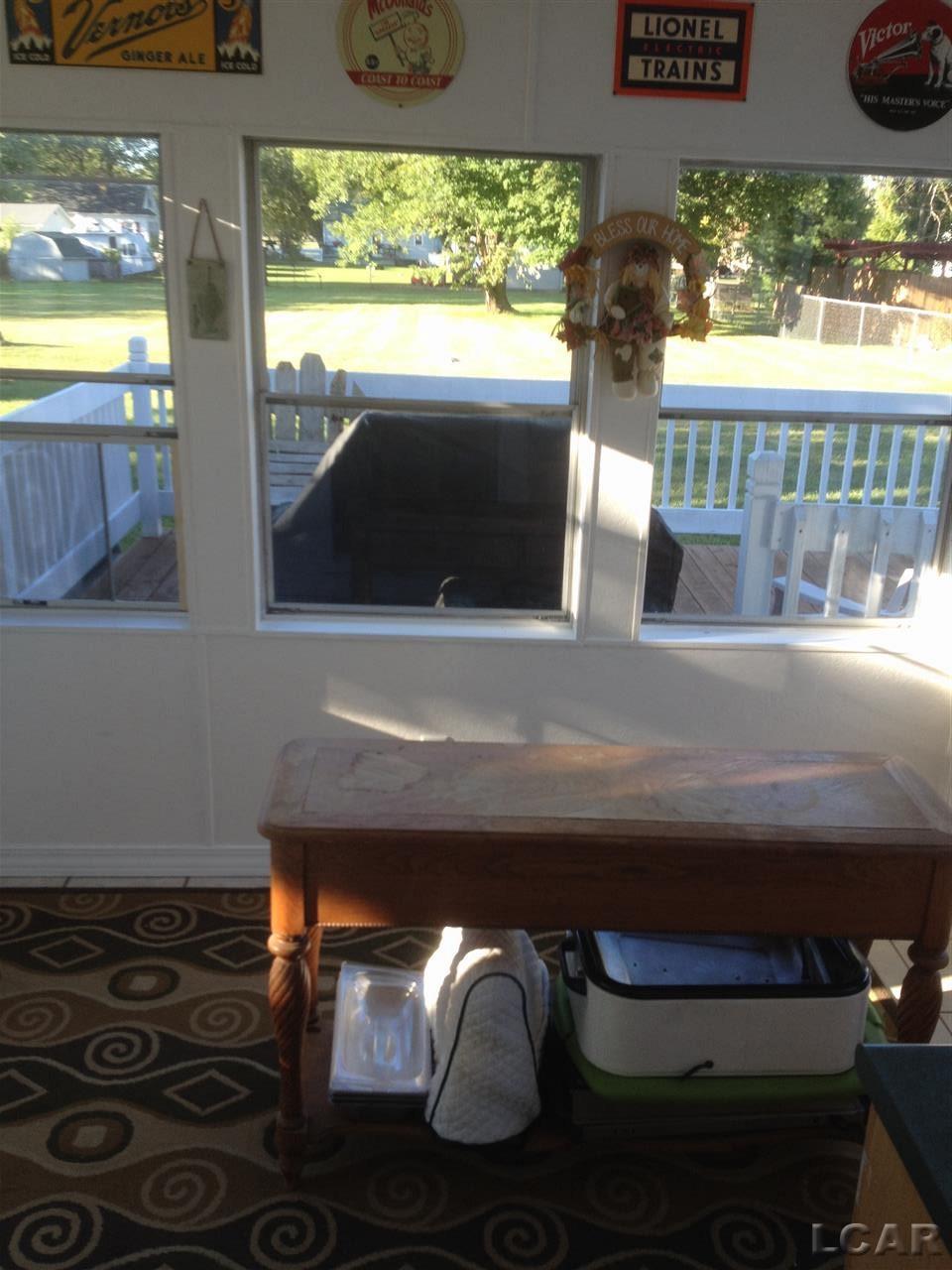 1107 West Russell Road Tecumseh, MI 49286 - Photo 11 of 20 31263691-10.JPG