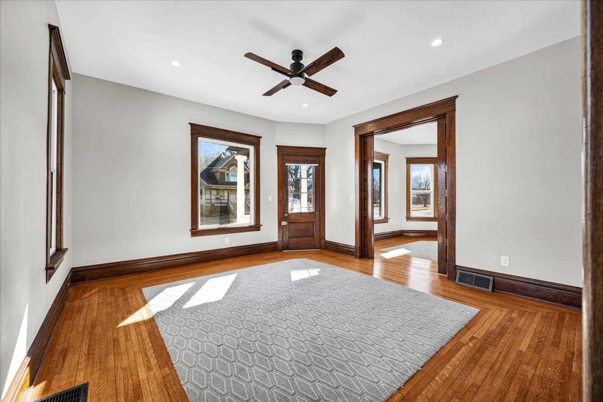 11 East 3rd Street El Paso, IL 61738 - Photo 11 of 38