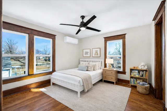 $234,900 | 11 East 3rd Street, El Paso, IL 61738