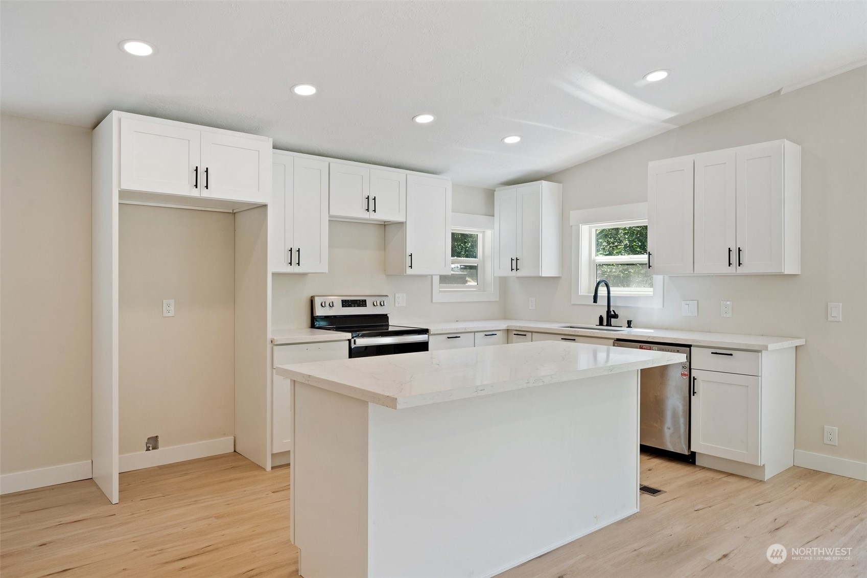 2153 Southwest Pine Road Port Orchard, WA 98367 - Photo 3 of 24 Gallery Image 3