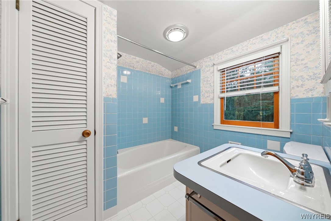 496 Heim Road Amherst, NY 14068 - Photo 23 of 44 Gallery Image 23