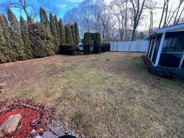 $2,800 | 1657 Meridian Street, Unit 1, Fall River, MA 02720