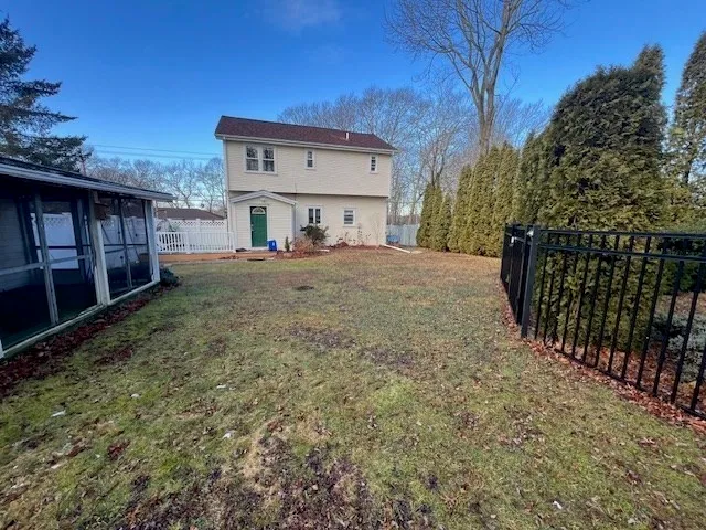 $2,800 | 1657 Meridian Street, Unit 1, Fall River, MA 02720