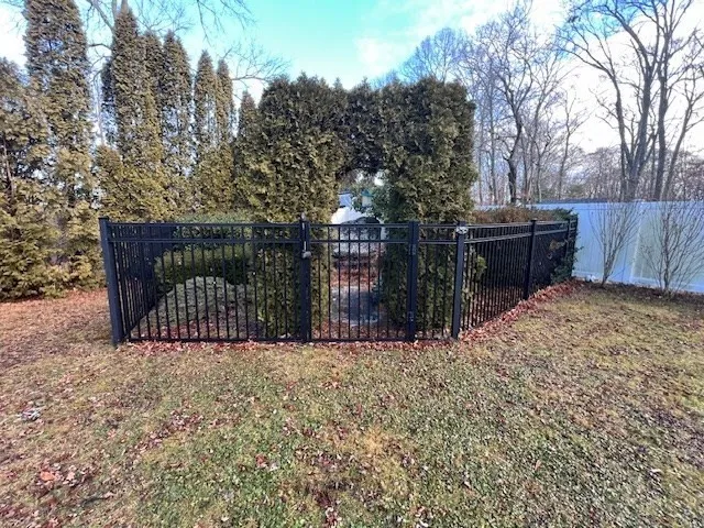 $2,800 | 1657 Meridian Street, Unit 1, Fall River, MA 02720