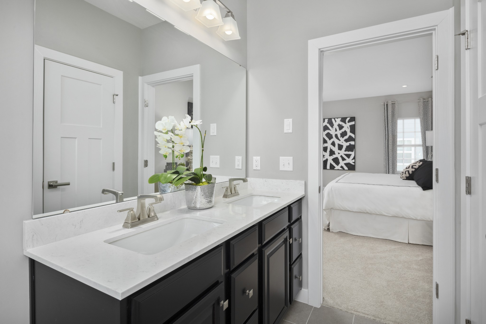 4032 Oglethorpe Drive Franklin, TN 37064 - Photo 16 of 34 a bathroom with a sink and a mirror