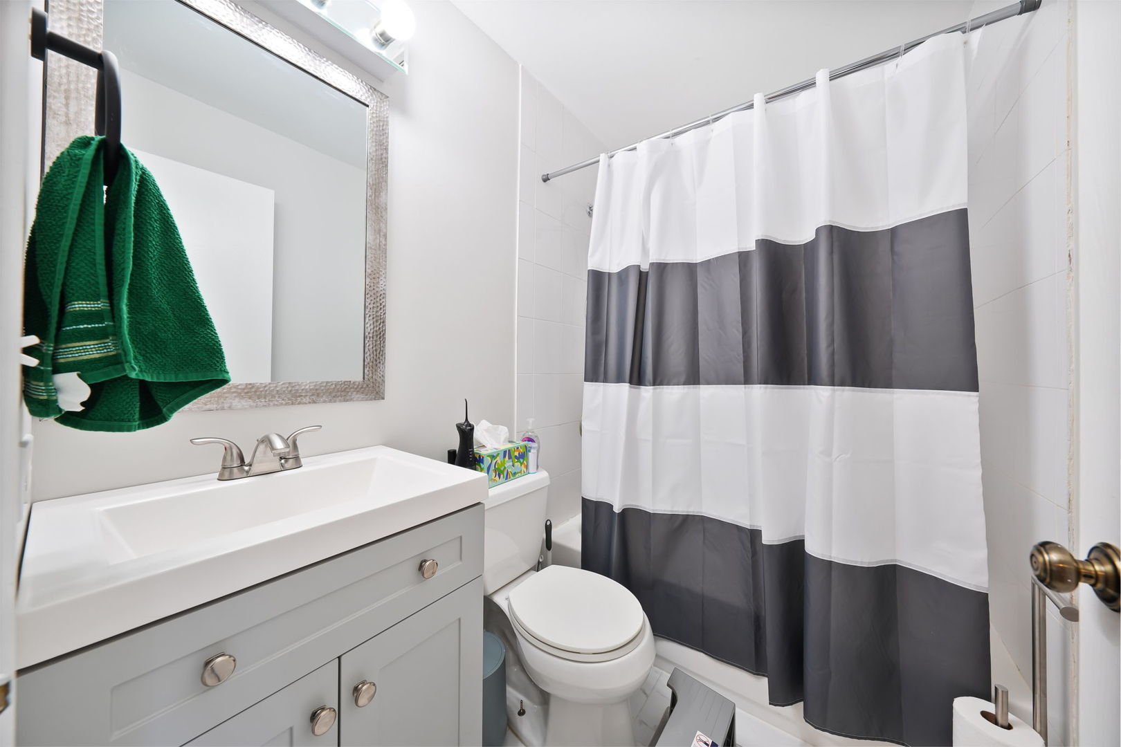 565 Edgebrook Court Carol Stream, IL 60188 - Photo 18 of 23