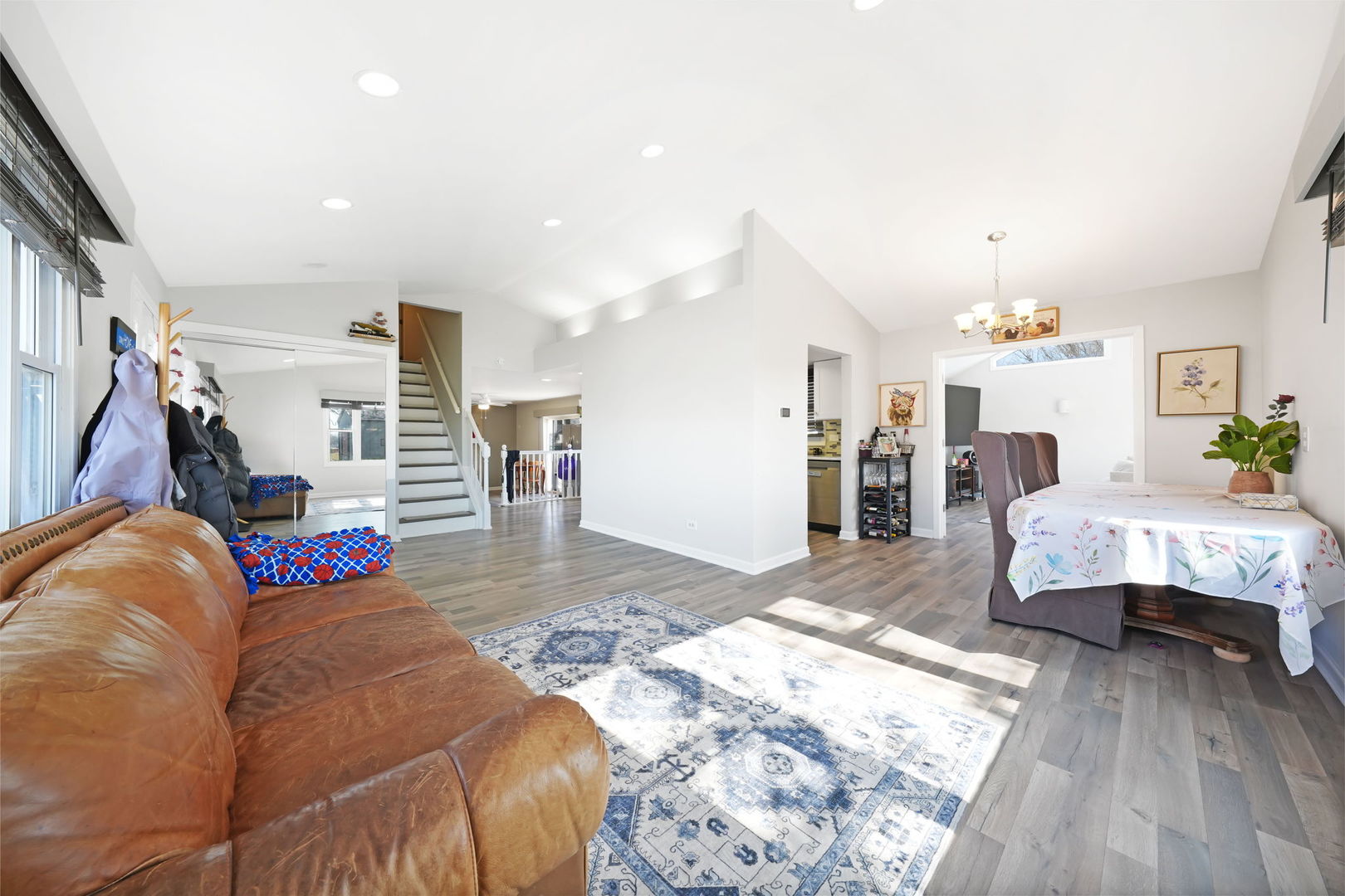 565 Edgebrook Court Carol Stream, IL 60188 - Photo 4 of 23
