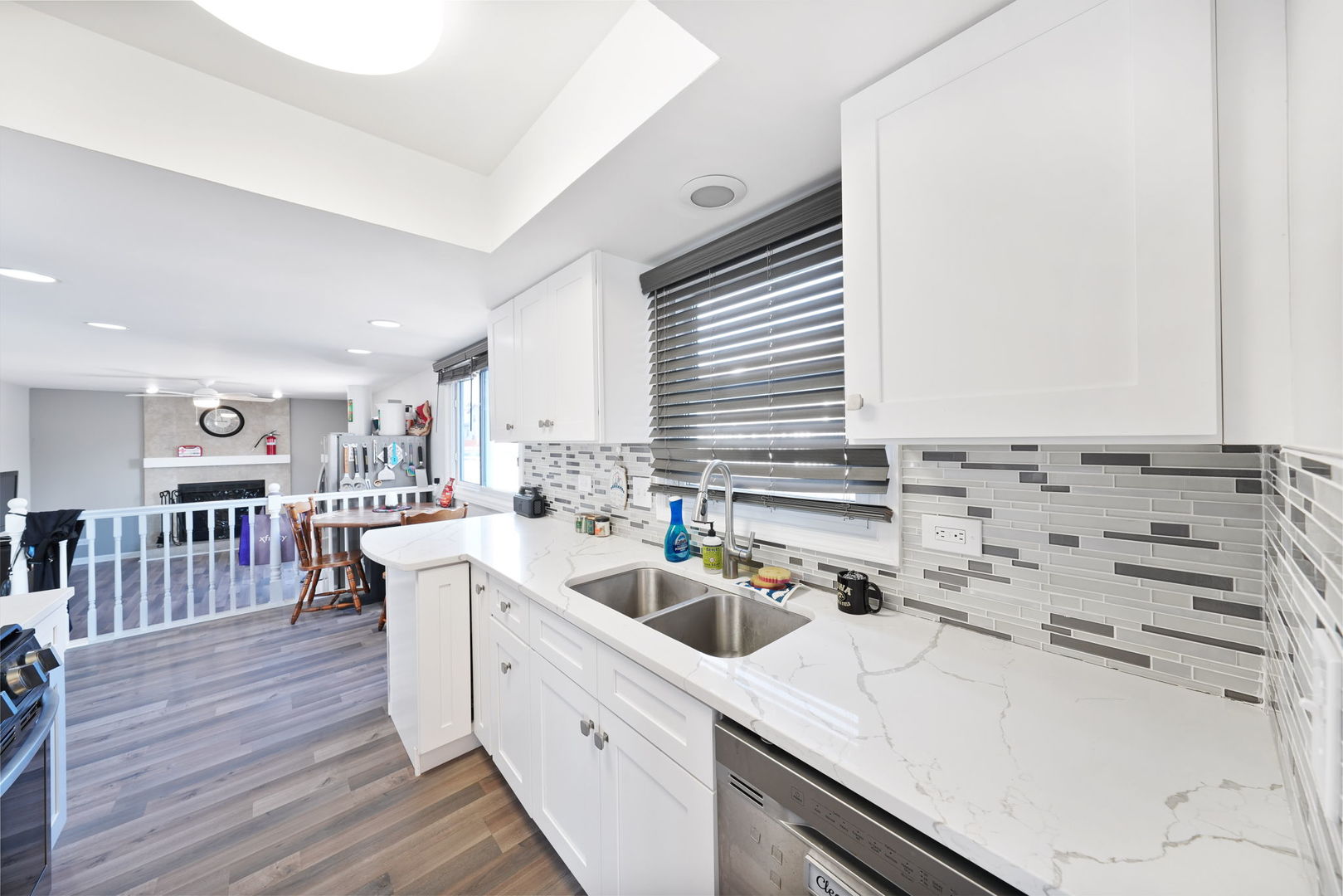 565 Edgebrook Court Carol Stream, IL 60188 - Photo 9 of 23