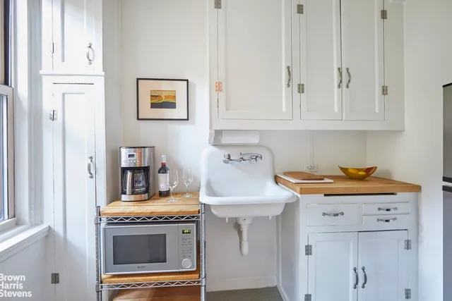 $699,000 | 2 Horatio Street, Unit 4B | West Village