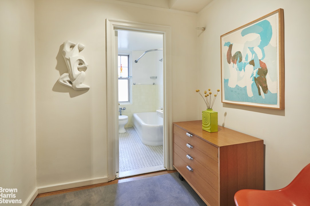 2 Horatio Street, Unit 4B Manhattan, NY 10014 - Photo 8 of 13