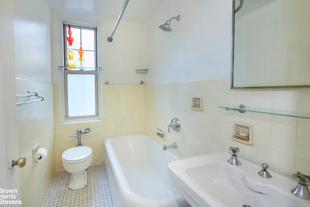 $699,000 | 2 Horatio Street, Unit 4B | West Village