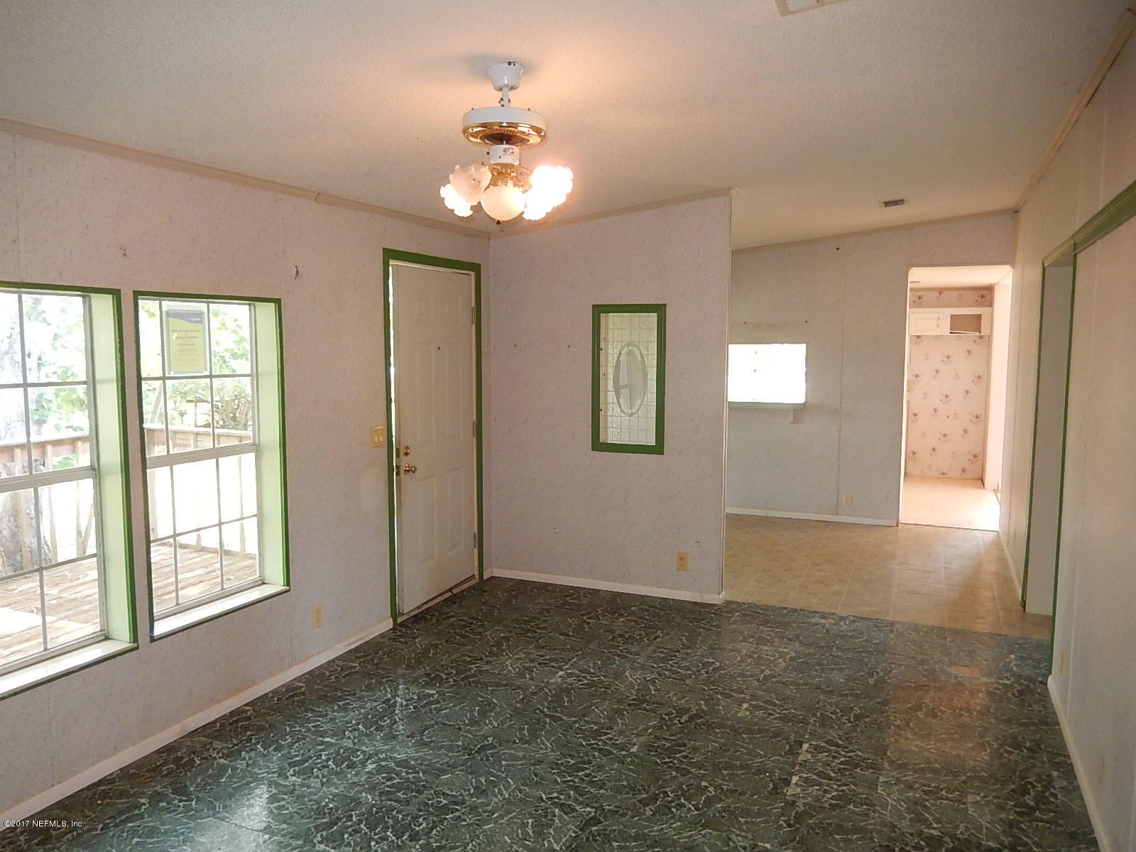 2592 Russell Road Green Cove Springs, FL 32043 - Photo 8 of 33 living room - view 2