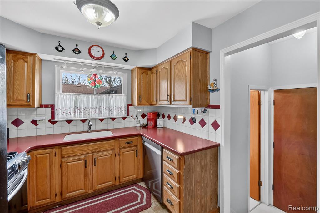 25046 Chestnut Street Taylor, MI 48180 - Photo 12 of 45