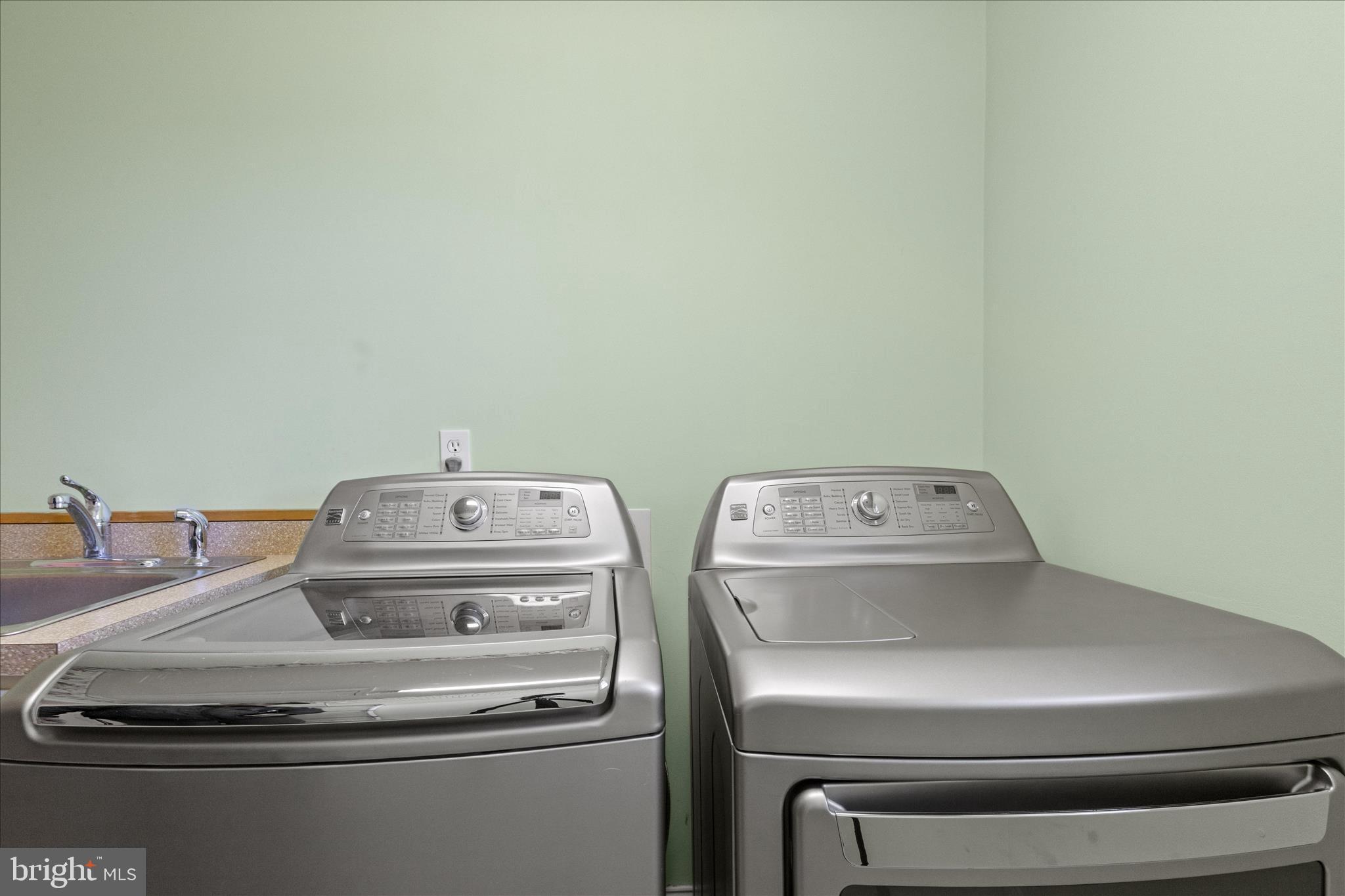 27245 Cat Creek Road Mechanicsville, MD 20659 - Photo 41 of 90 a utility room with dryer and washer