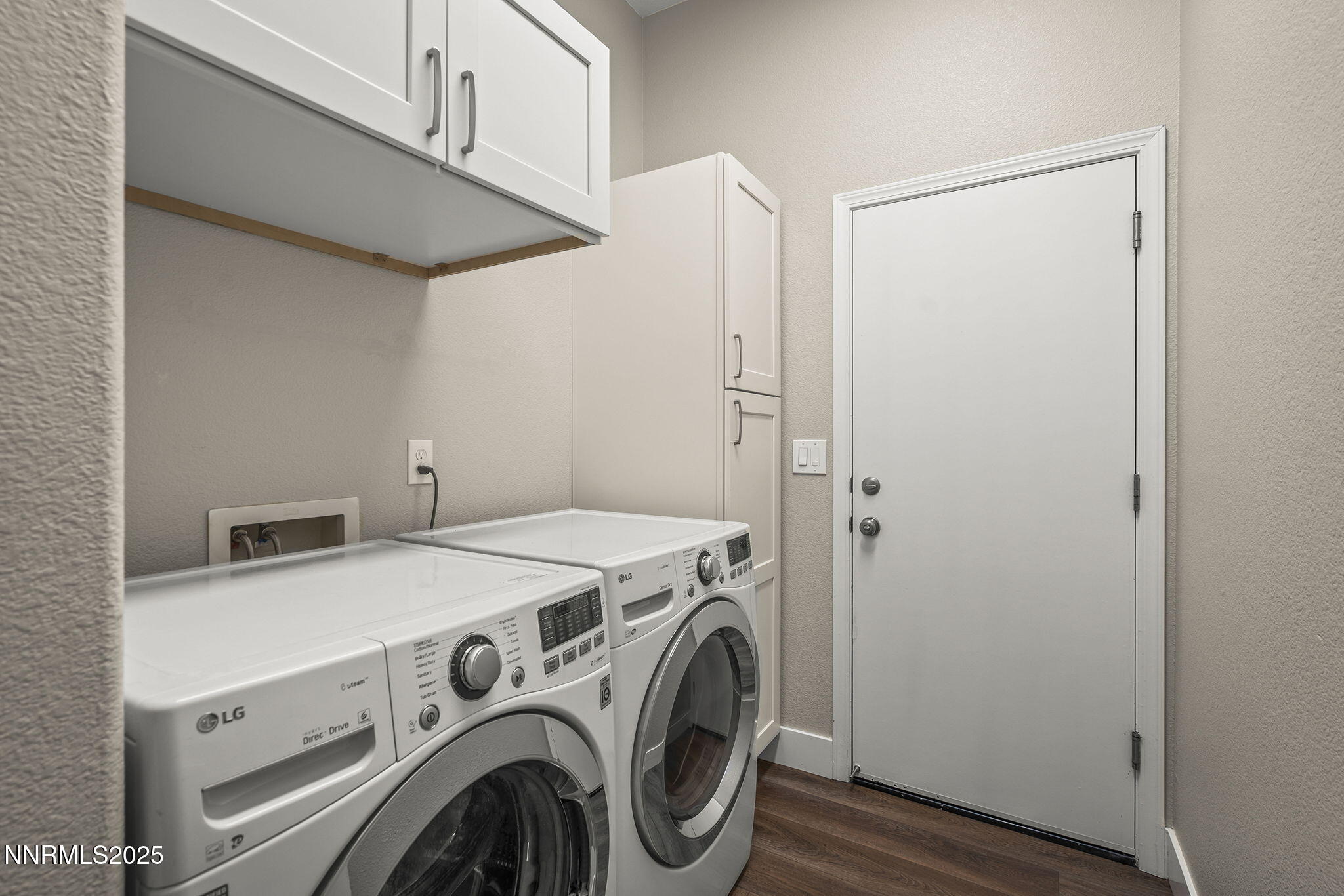 1660 Murrieta Court Reno, NV 89521 - Photo 25 of 39 a utility room with dryer and washer