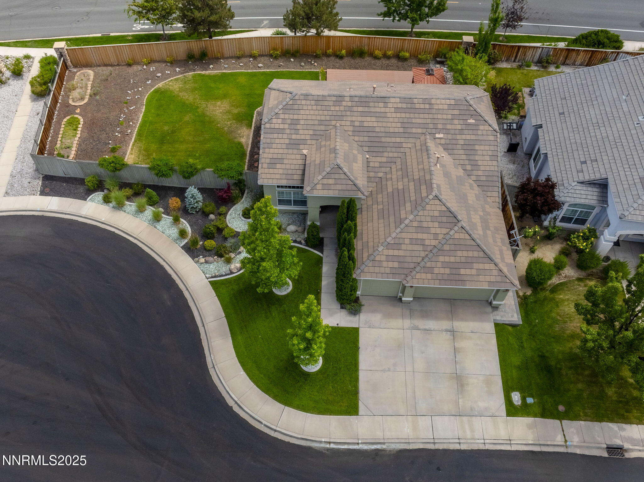 1660 Murrieta Court Reno, NV 89521 - Photo 27 of 39 an aerial view of a house with a yard