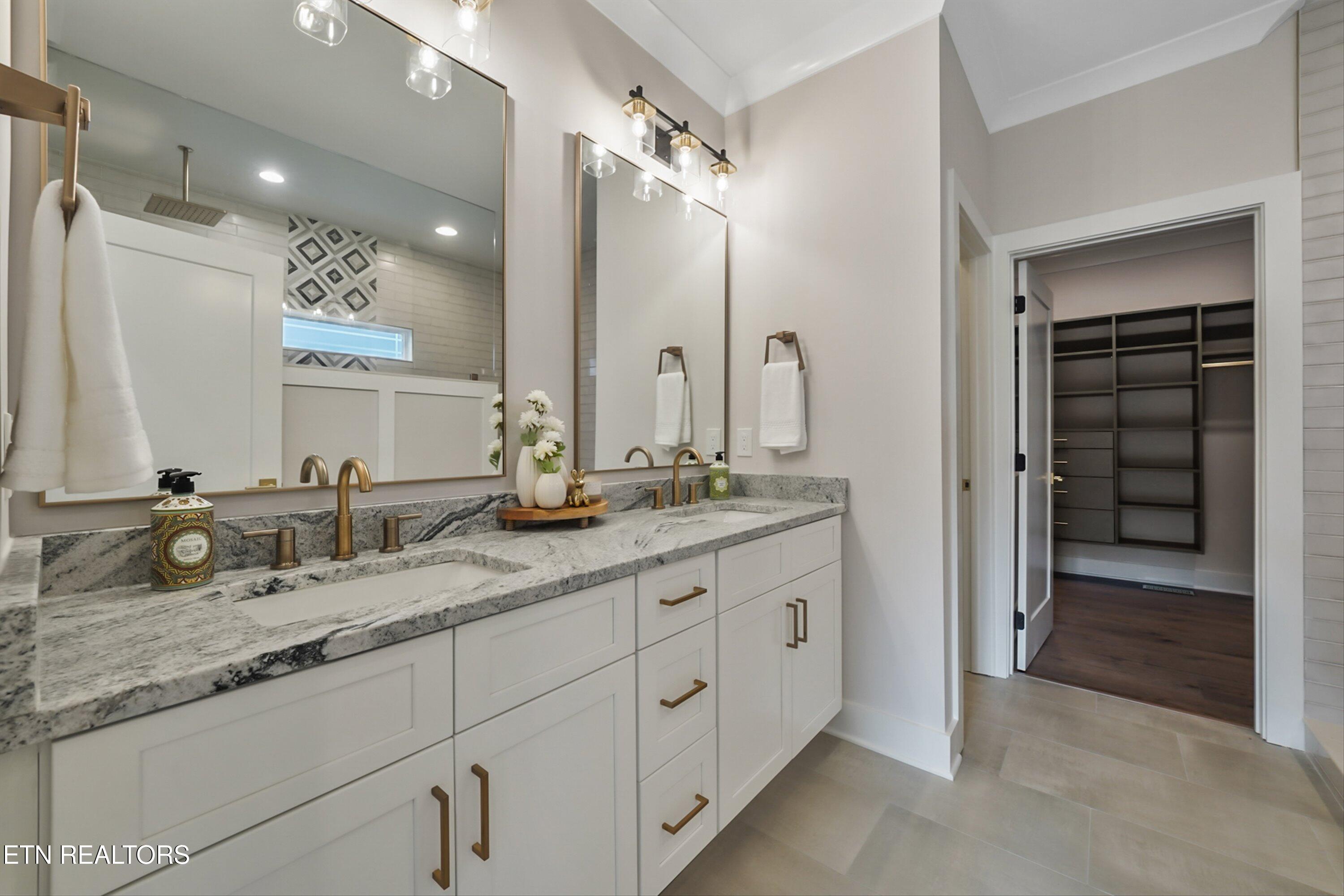 216 Tooweka Lane Loudon, TN 37774 - Photo 16 of 54 Primary Ensuite