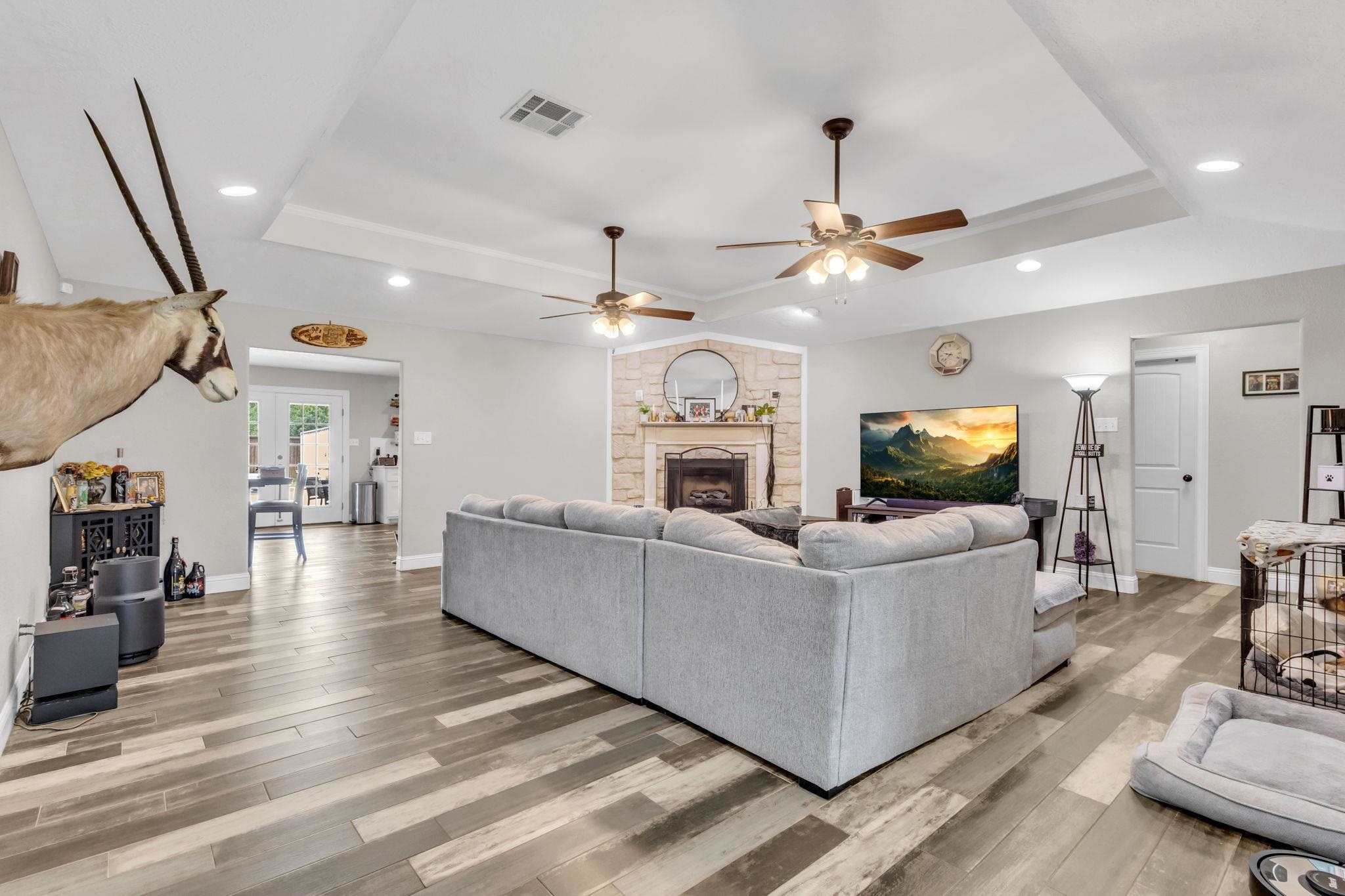 2275 Belfast Way Vidor, TX 77662 - Photo 8 of 45