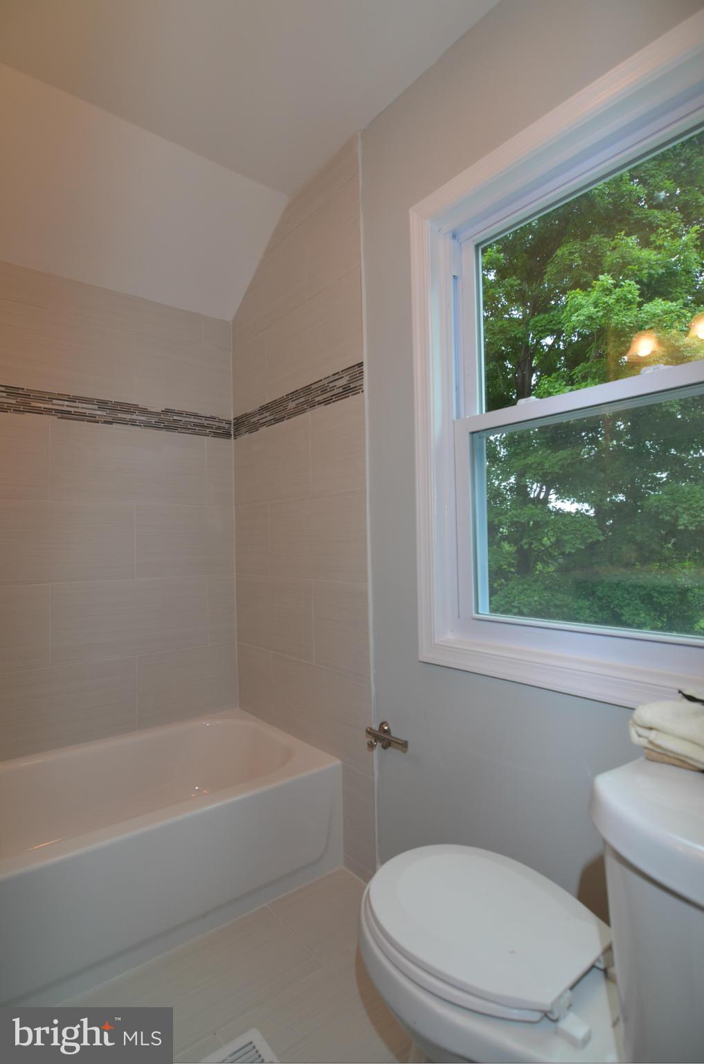 2016 Hayden Road Hyattsville, MD 20782 - Photo 22 of 30 Bath