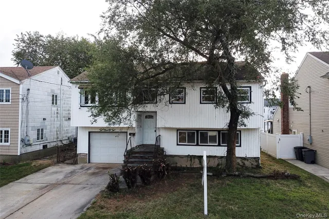 $599,000 | 292 Westside Avenue, Freeport, NY 11520