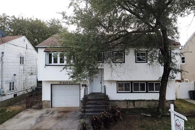 $599,000 | 292 Westside Avenue, Freeport, NY 11520