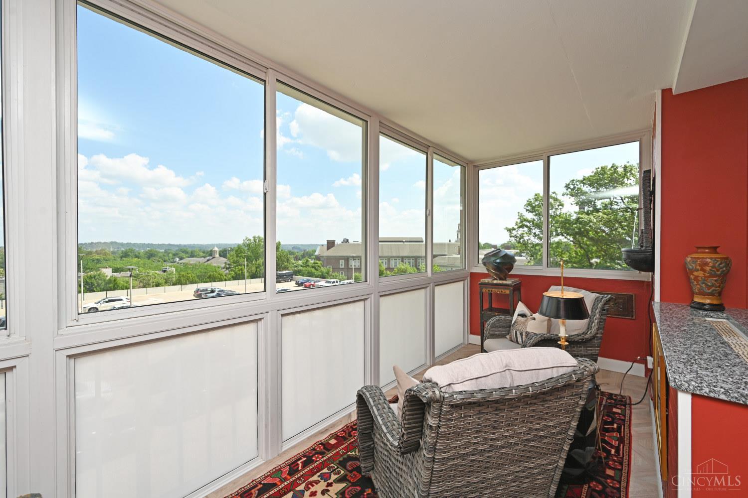 2444 Madison Road, Unit 301 Cincinnati, OH 45208 - Photo 13 of 46 Gallery Image 13