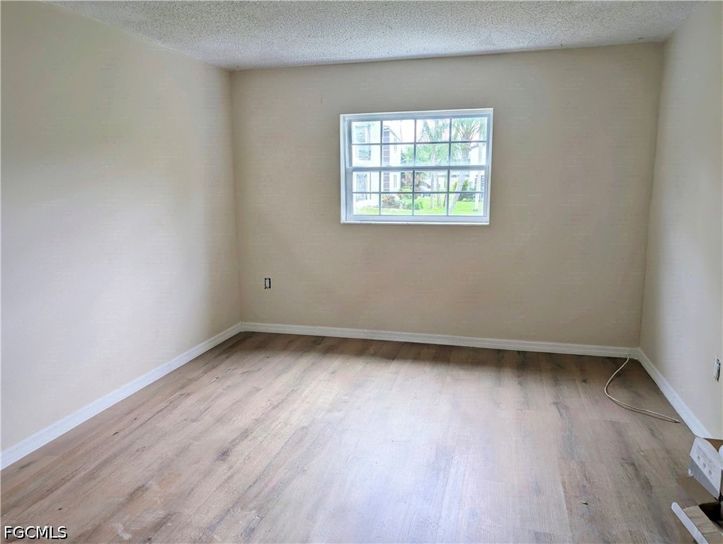 7049 New Post Road, Unit E4 North Fort Myers, FL 33917 - Photo 4 of 12 Gallery Image 4