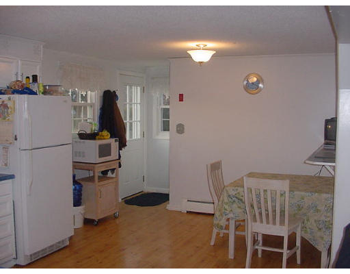 22 Narrows Road Freetown, MA 02702 - Photo 9 of 13 Gallery Image 9