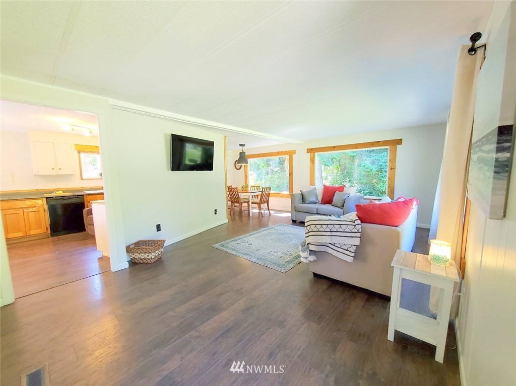 21505 President Point Road Northeast Kingston, WA 98346 - Photo 11 of 28 Gallery Image 11