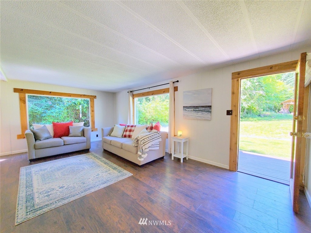 21505 President Point Road Northeast Kingston, WA 98346 - Photo 12 of 28 Gallery Image 12
