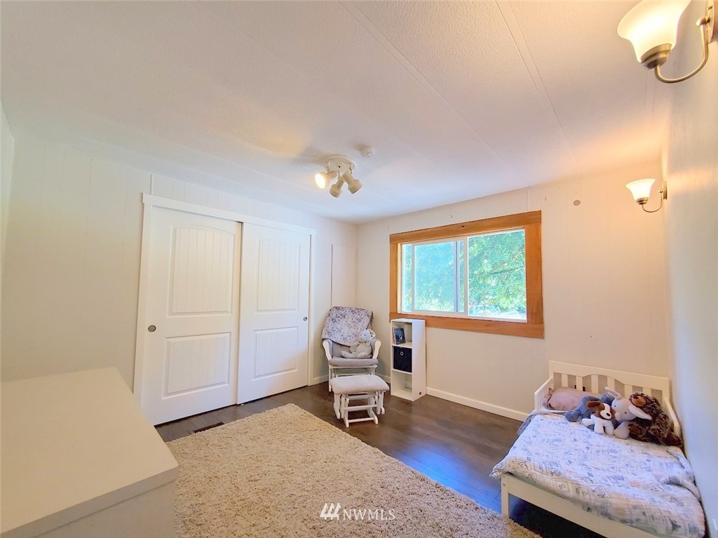 21505 President Point Road Northeast Kingston, WA 98346 - Photo 18 of 28 Gallery Image 18