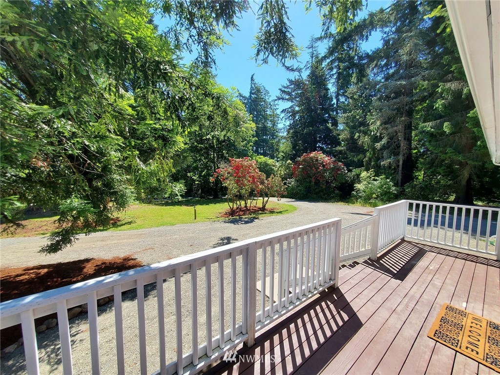 21505 President Point Road Northeast Kingston, WA 98346 - Photo 3 of 28 Gallery Image 3