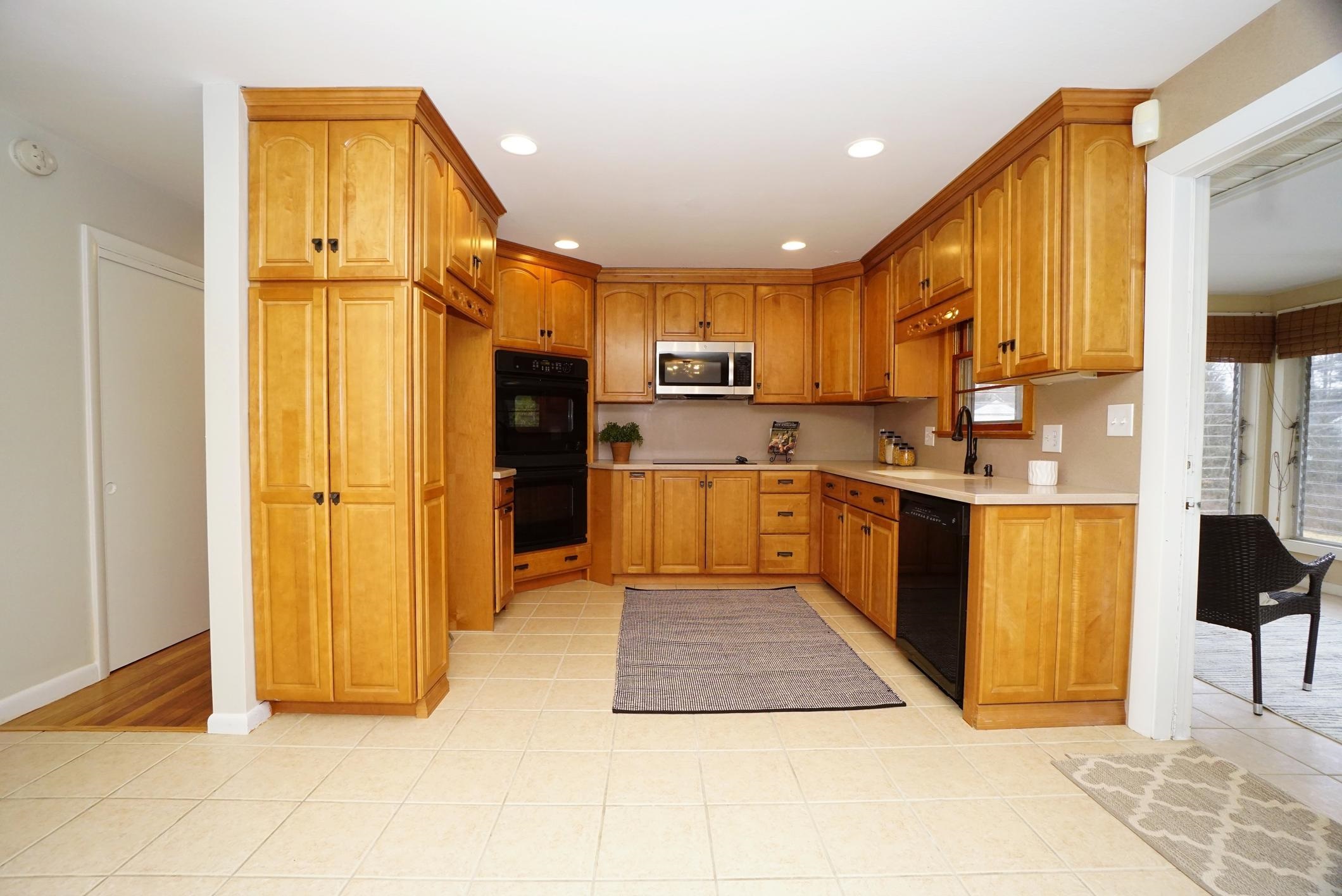 30 Parmenter Road Londonderry, NH 03053 - Photo 6 of 35 Gallery Image 6