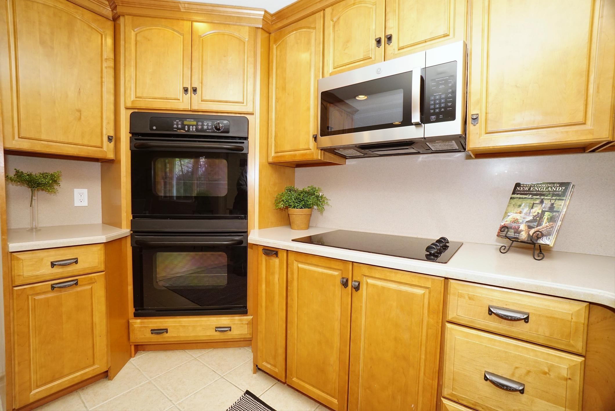 30 Parmenter Road Londonderry, NH 03053 - Photo 7 of 35 Gallery Image 7