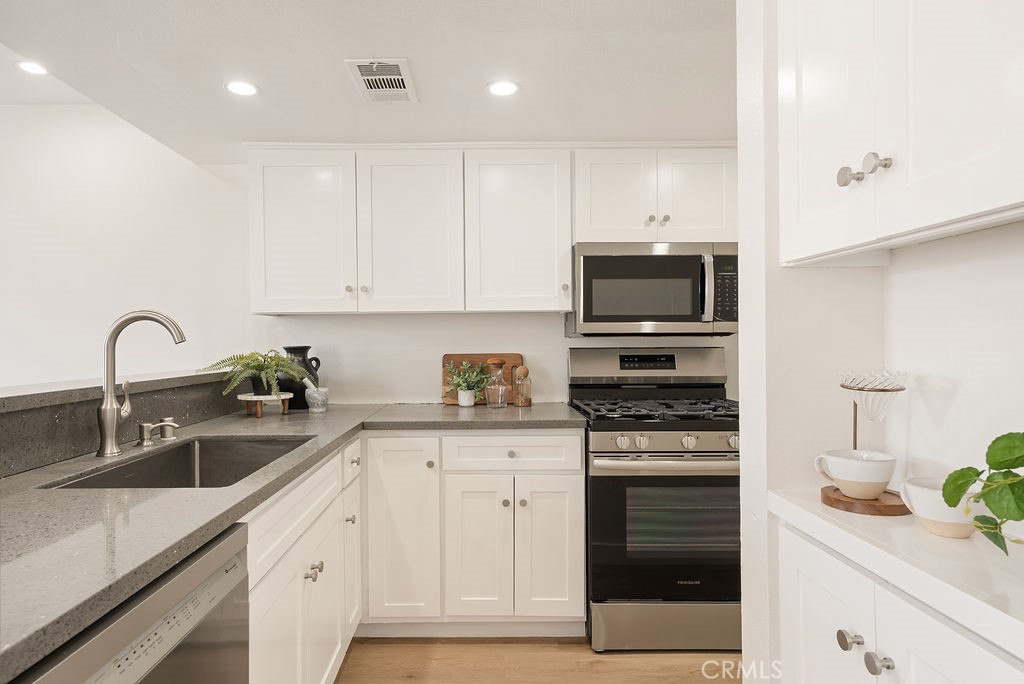 820 West Compton Boulevard, Unit 24 Compton, CA 90220 - Photo 8 of 24