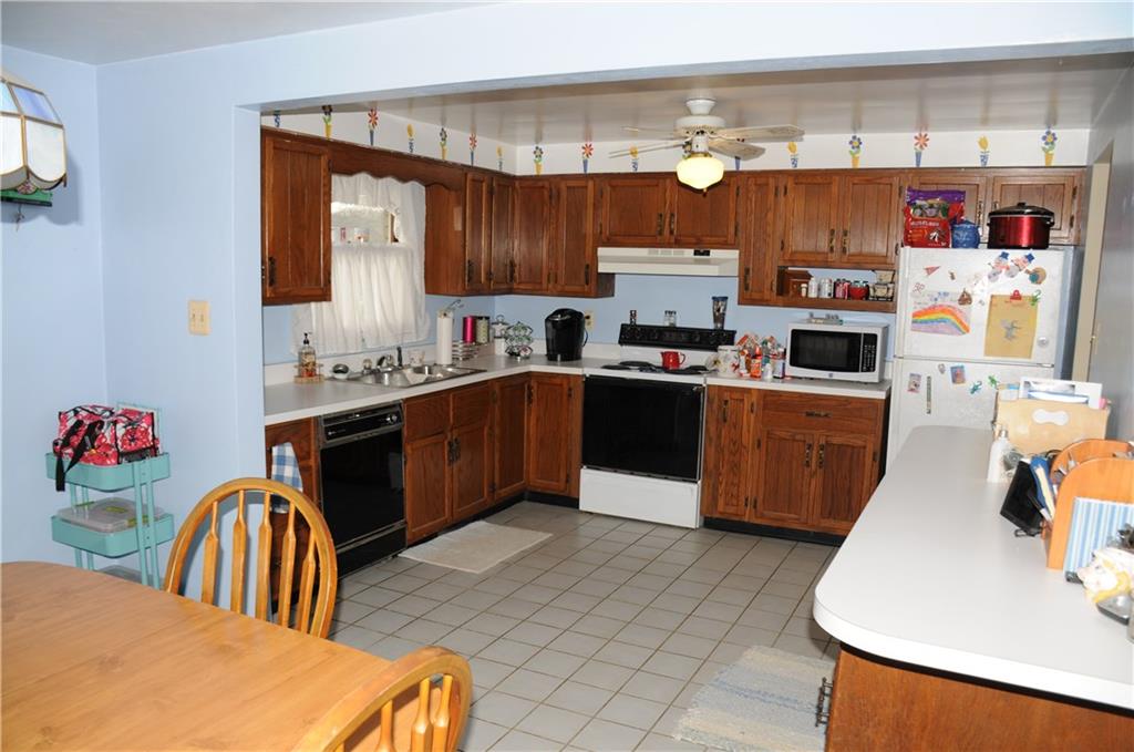 813 Valley View Road Eighty Four, PA 15330 - Photo 8 of 24