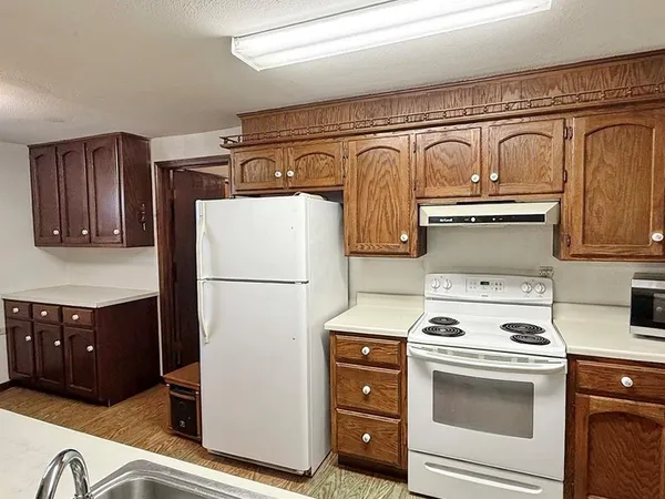 $347,500 | 3705 Lake Hill Road, El Dorado Springs, MO 64744