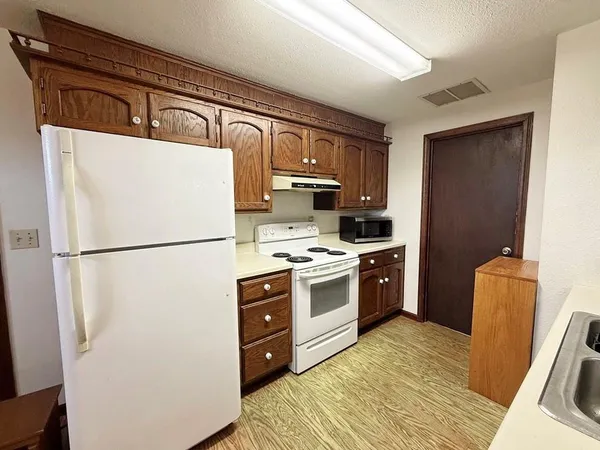 $347,500 | 3705 Lake Hill Road, El Dorado Springs, MO 64744