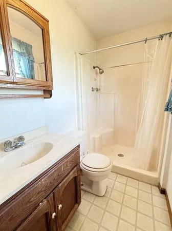 $347,500 | 3705 Lake Hill Road, El Dorado Springs, MO 64744